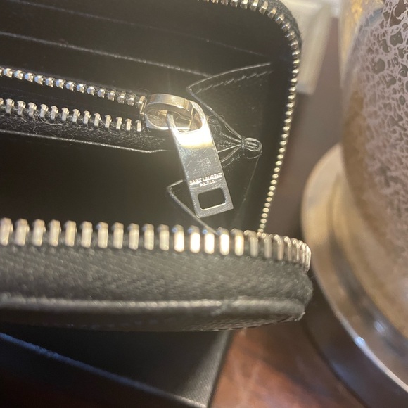 Saint Laurent Cassandré zip around wallet with silver hardware - Picture 5 of 9